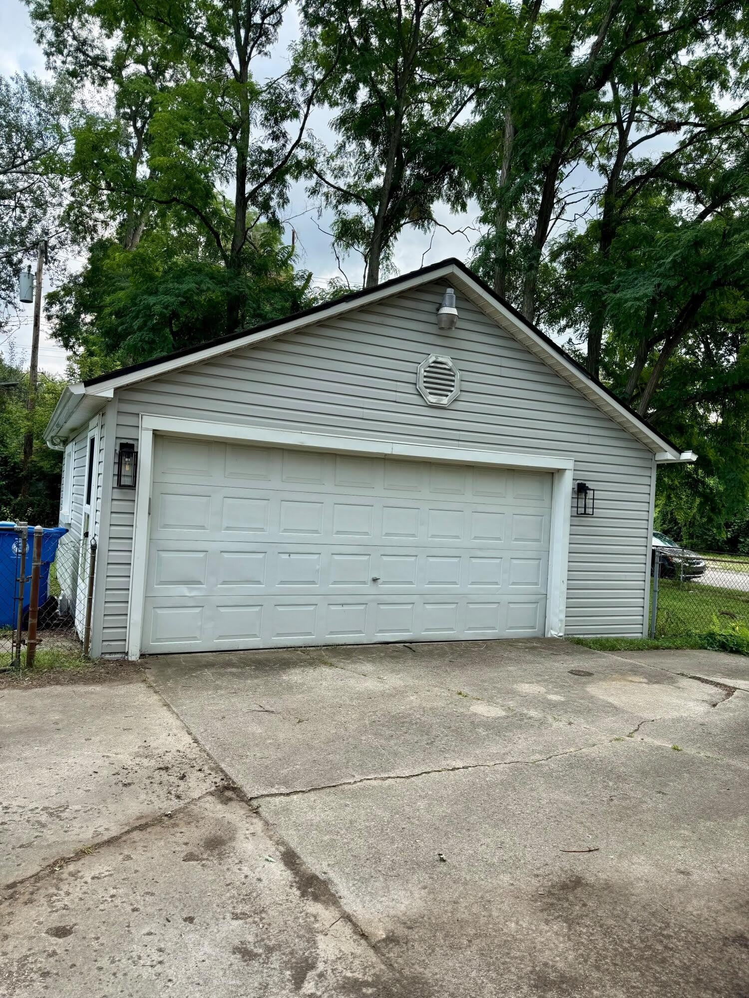 5169 Glenis Street – photo 4