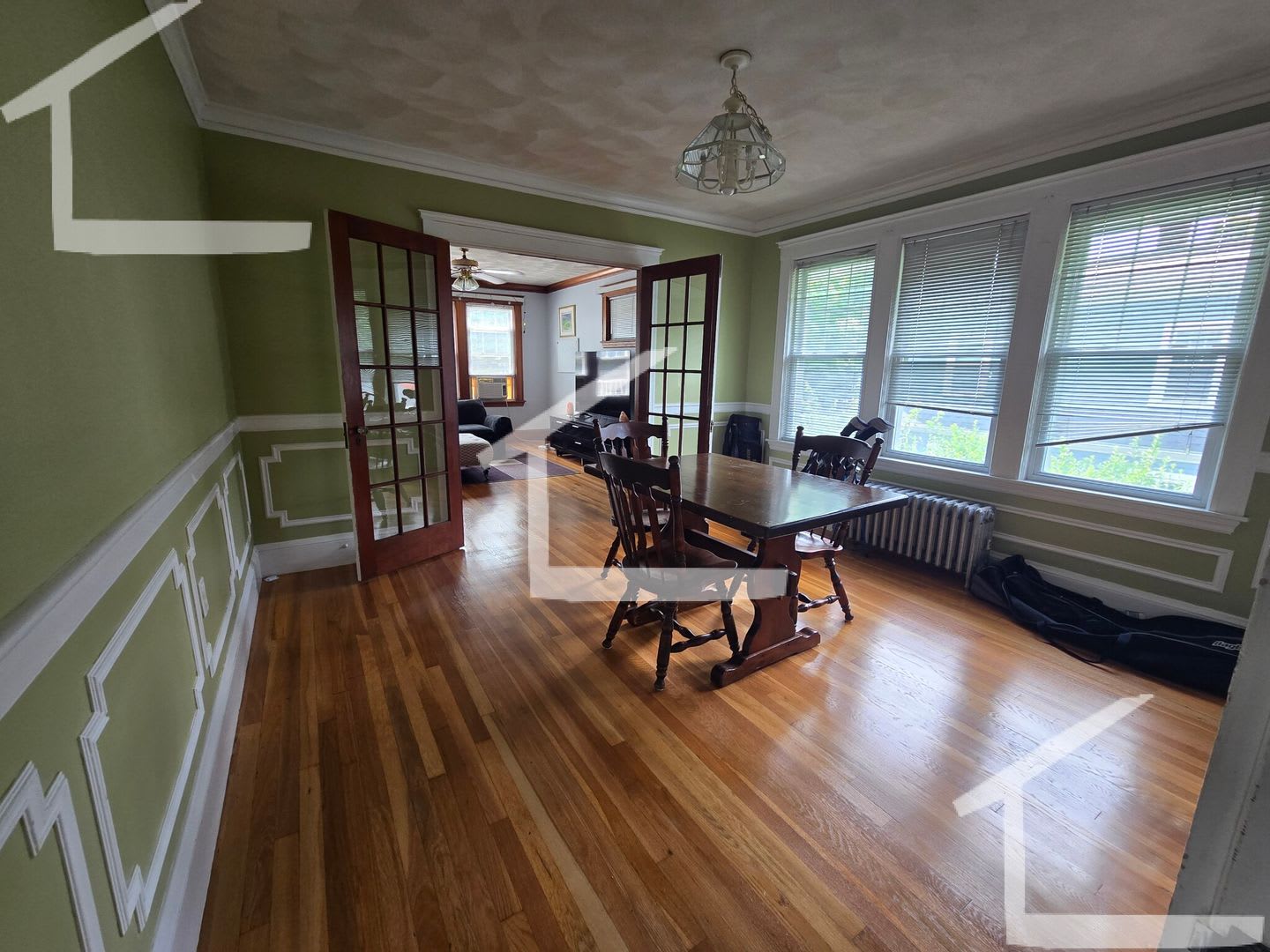 3 bed in Brighton steps from BC – photo 3