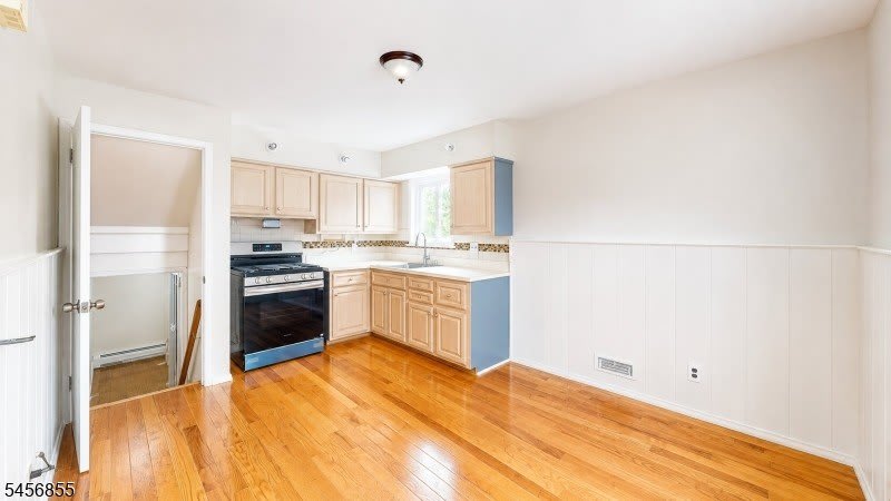 1019 Colby Ave – photo 5