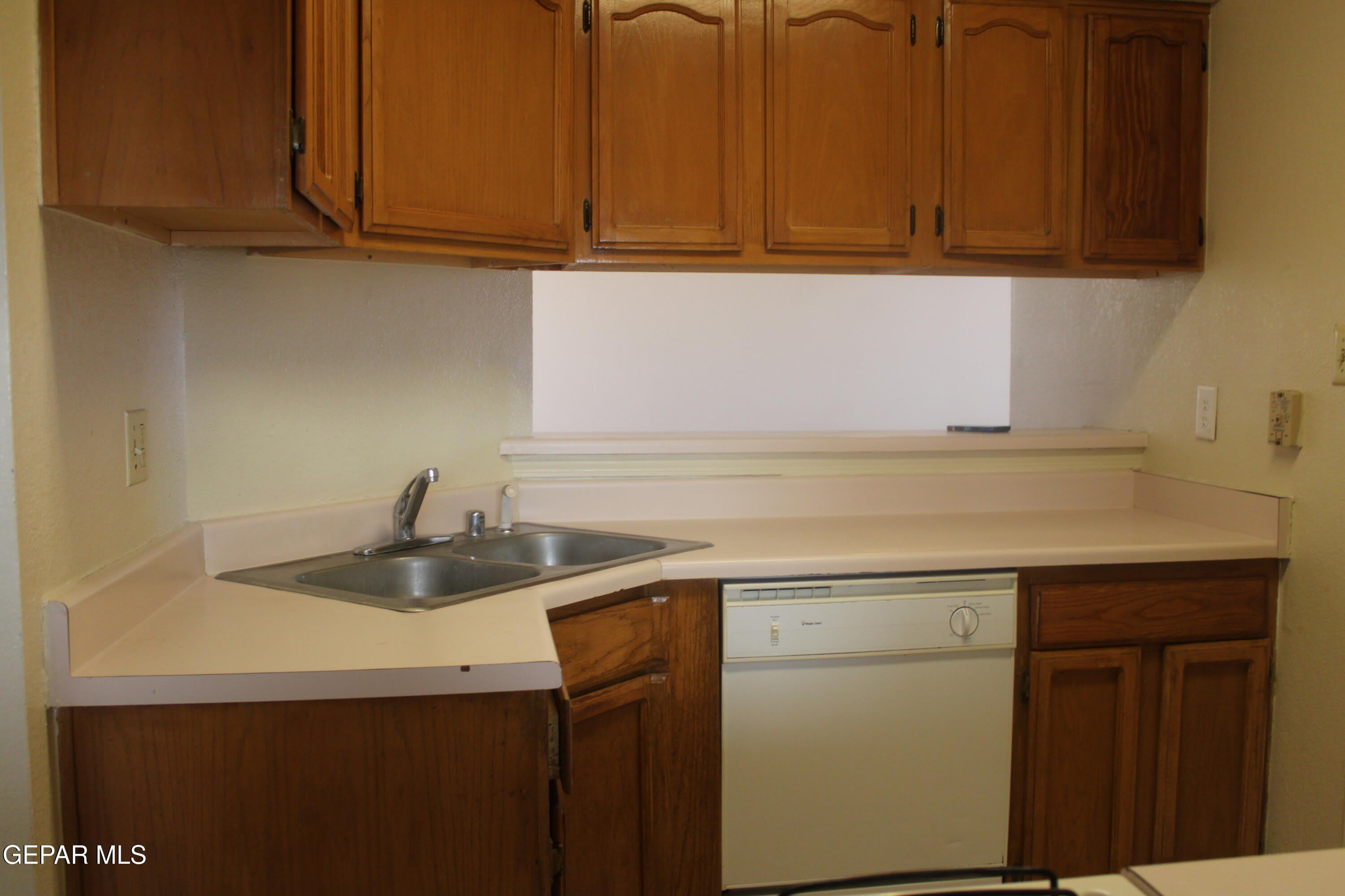 10936 WHITEHALL Drive – photo 5