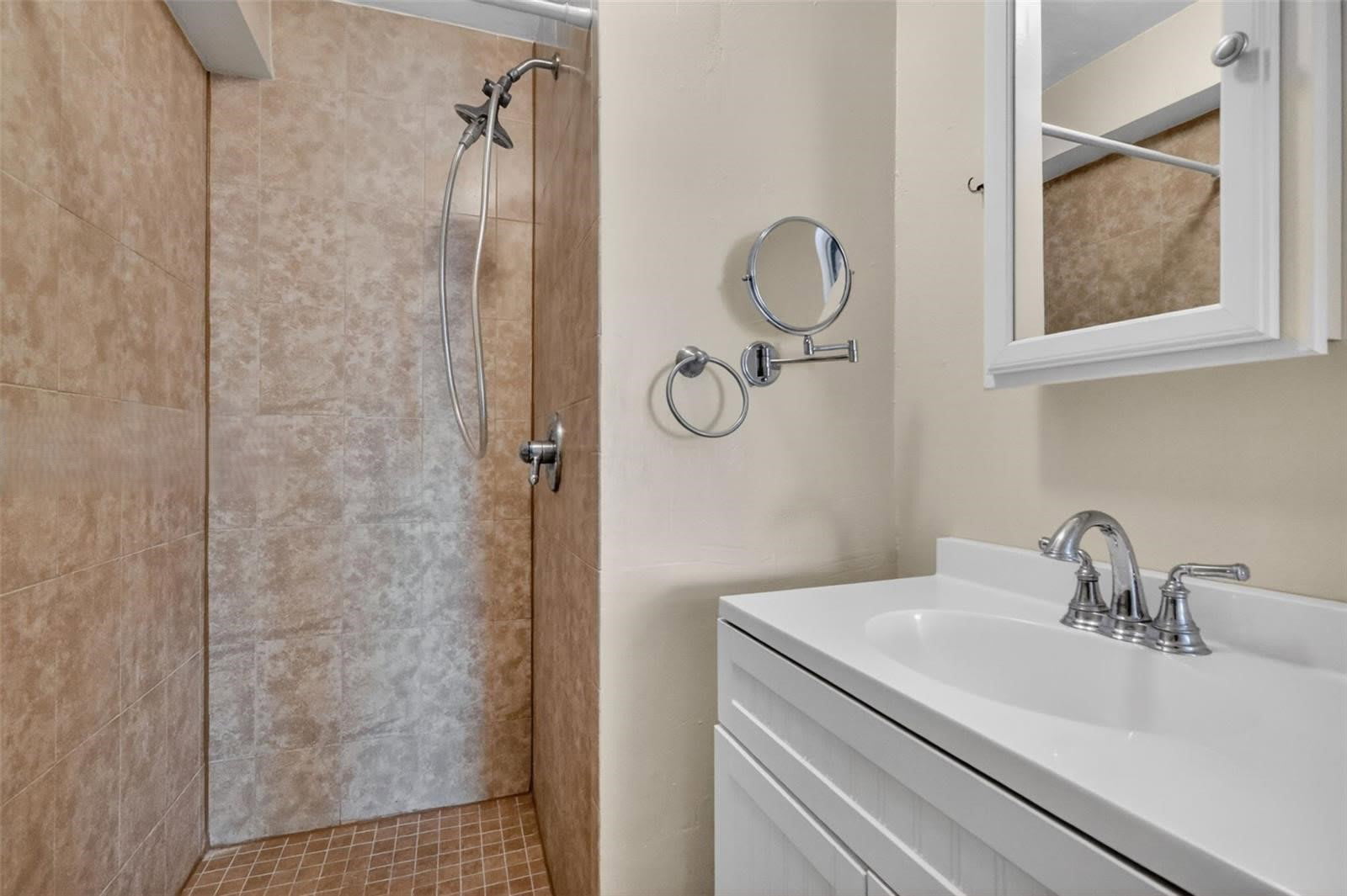 17001 Northwest 53rd Court – photo 5
