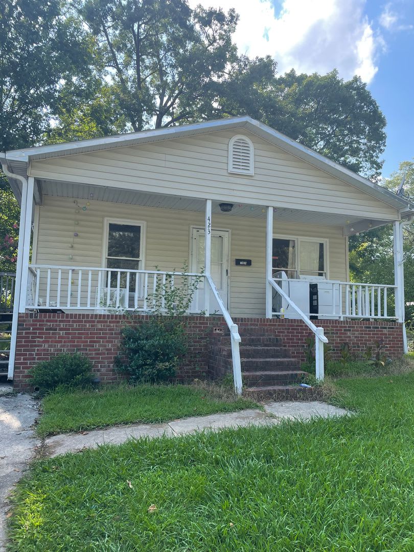 3 Bedroom Convenient to A&T and Downtown Greensboro! – photo 1