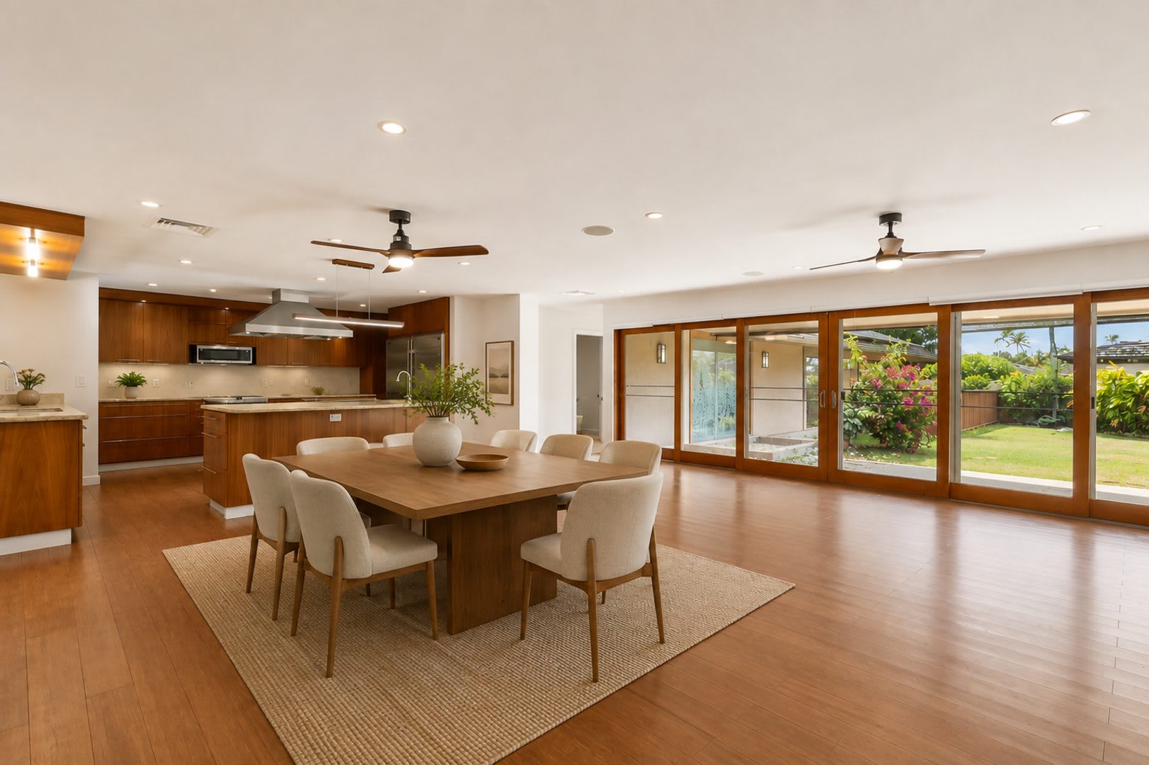 Kai Nani Living Poolside Privacy Across From Waialae Country Club – photo 2