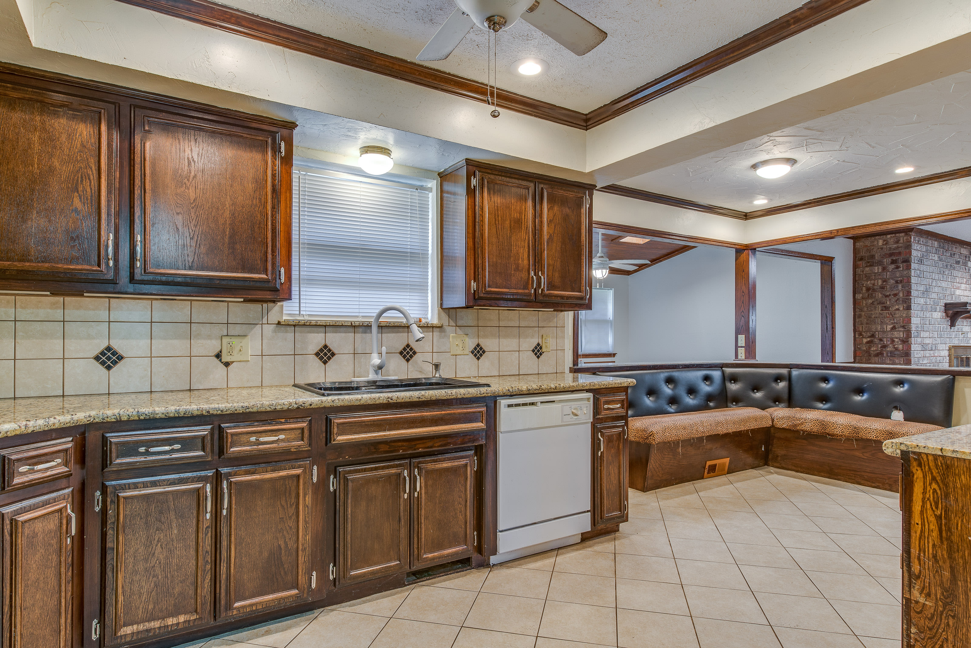 8716 Candlewood Dr – photo 4