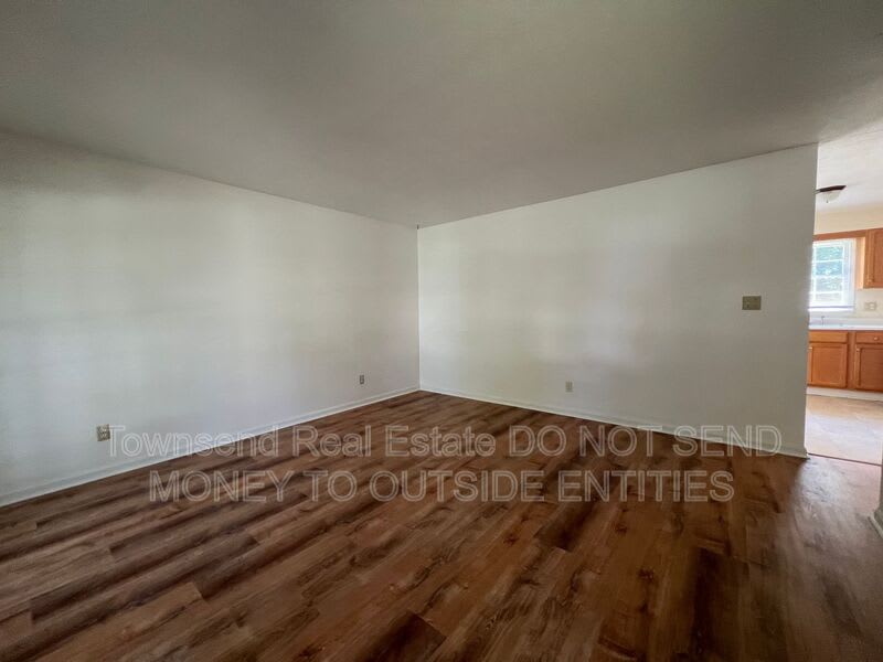 2213 Stanton Street – photo 2