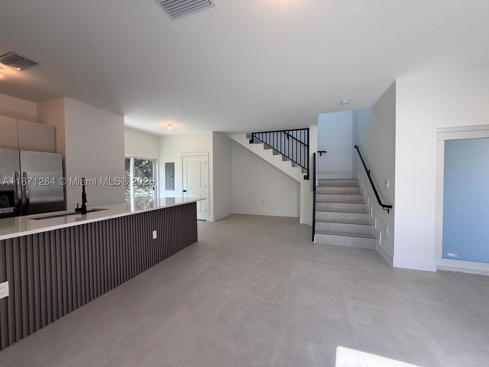 2788 NW 9th Pl – photo 2