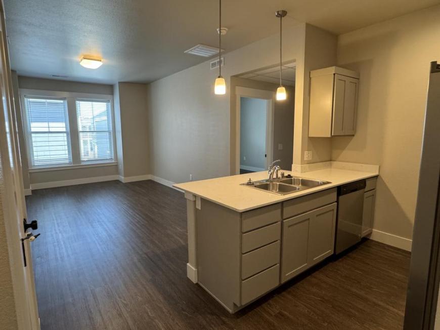 6042 Farmstead Ave – photo 2