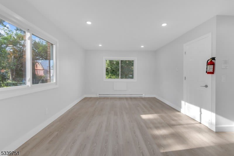557 S Broad St – photo 1