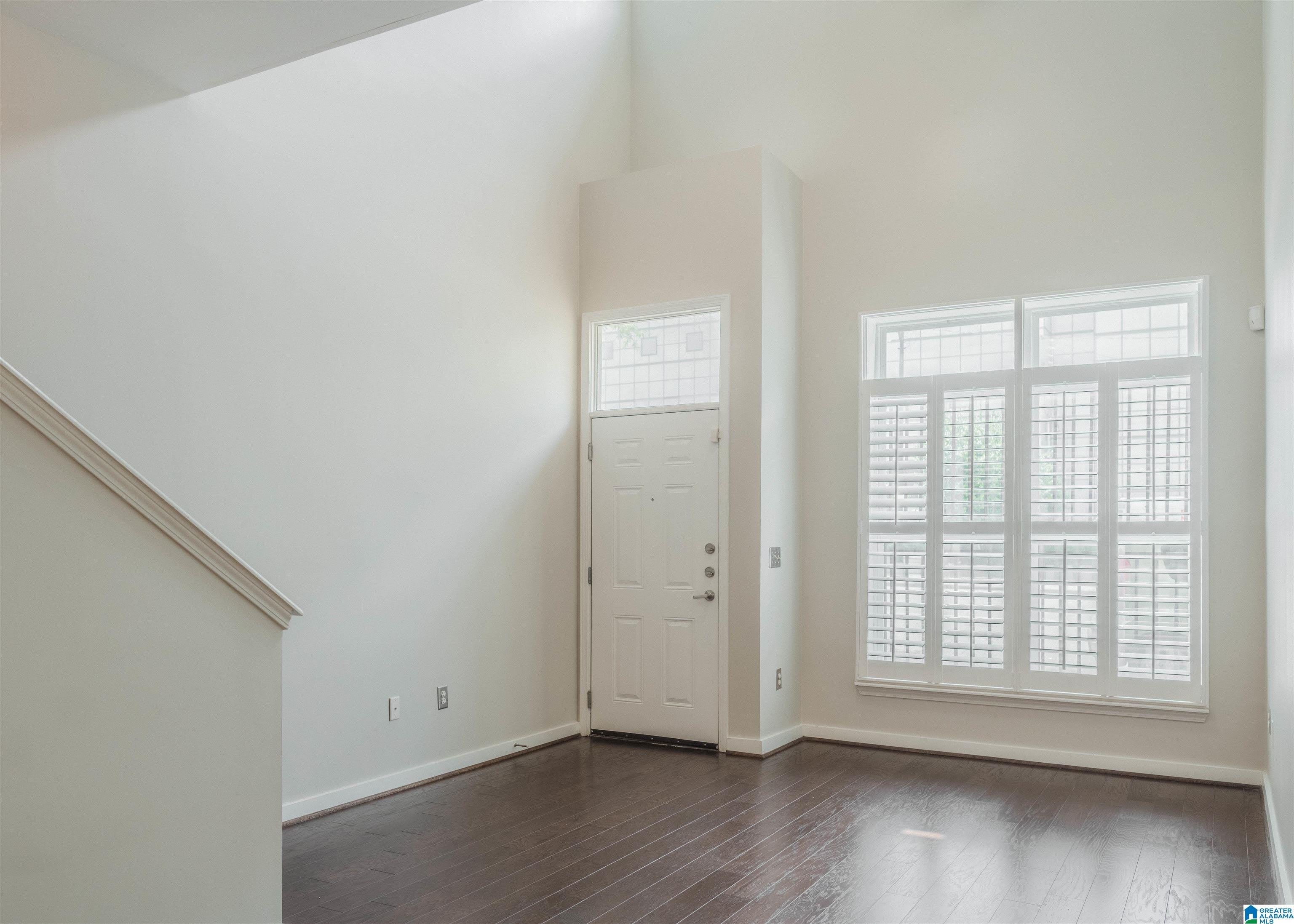 2020 5TH AVENUE – photo 4