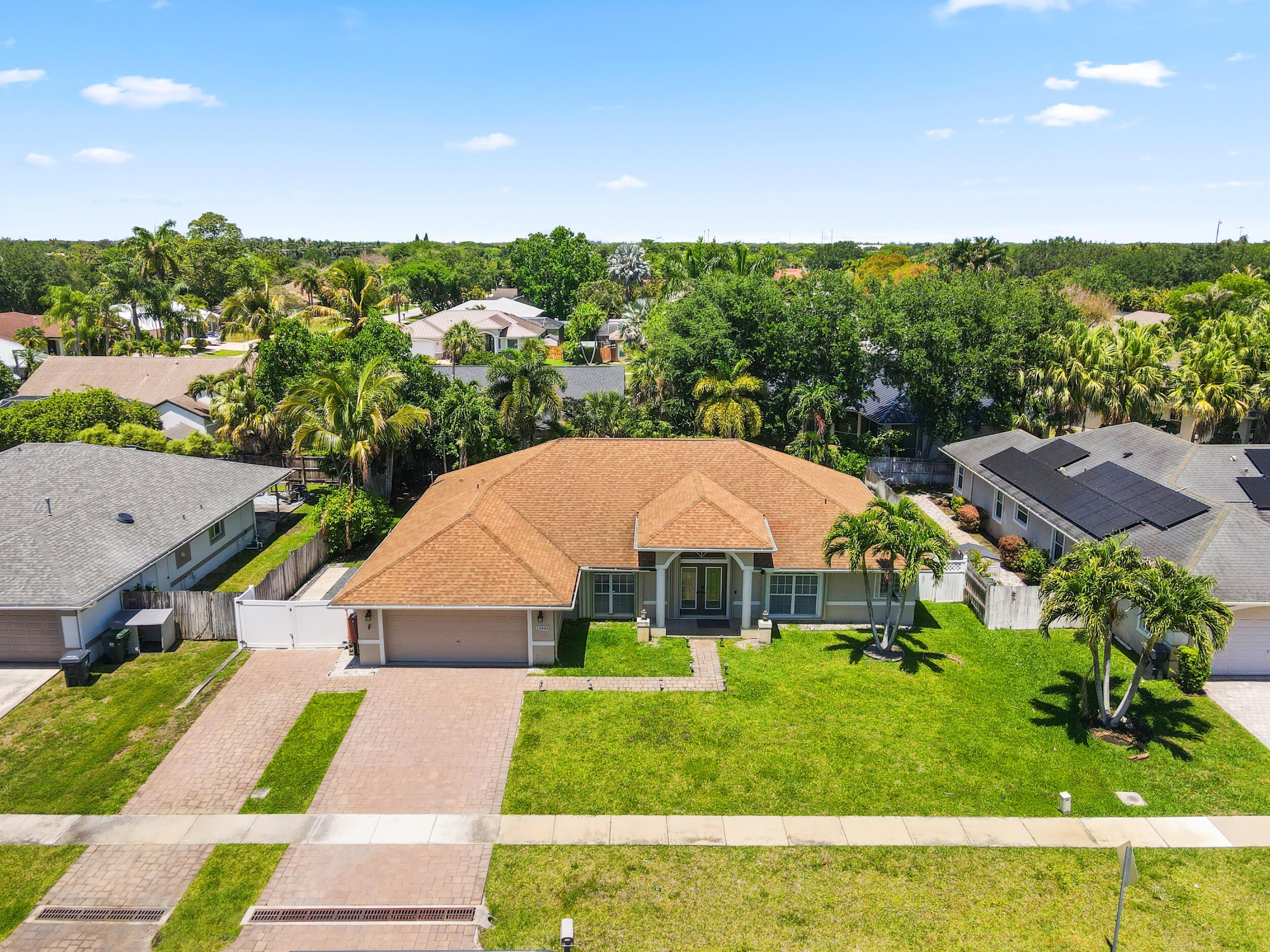 13885 Sheffield Street – photo 1