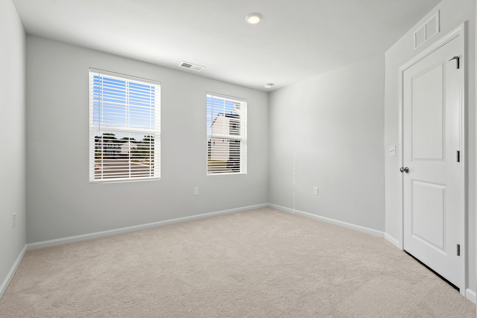 Just Listed Beautiful 3Br 3 5Ba Townhome 500 Off First Month S Rent – photo 3