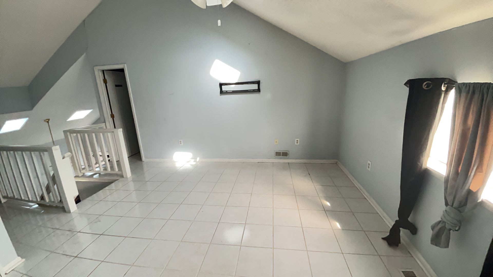 Very cute 2 bedroom/2 bath unfurnished condo – photo 4