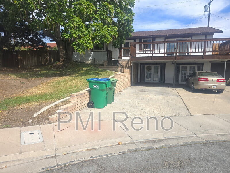1960 Brunetti Way – photo 1