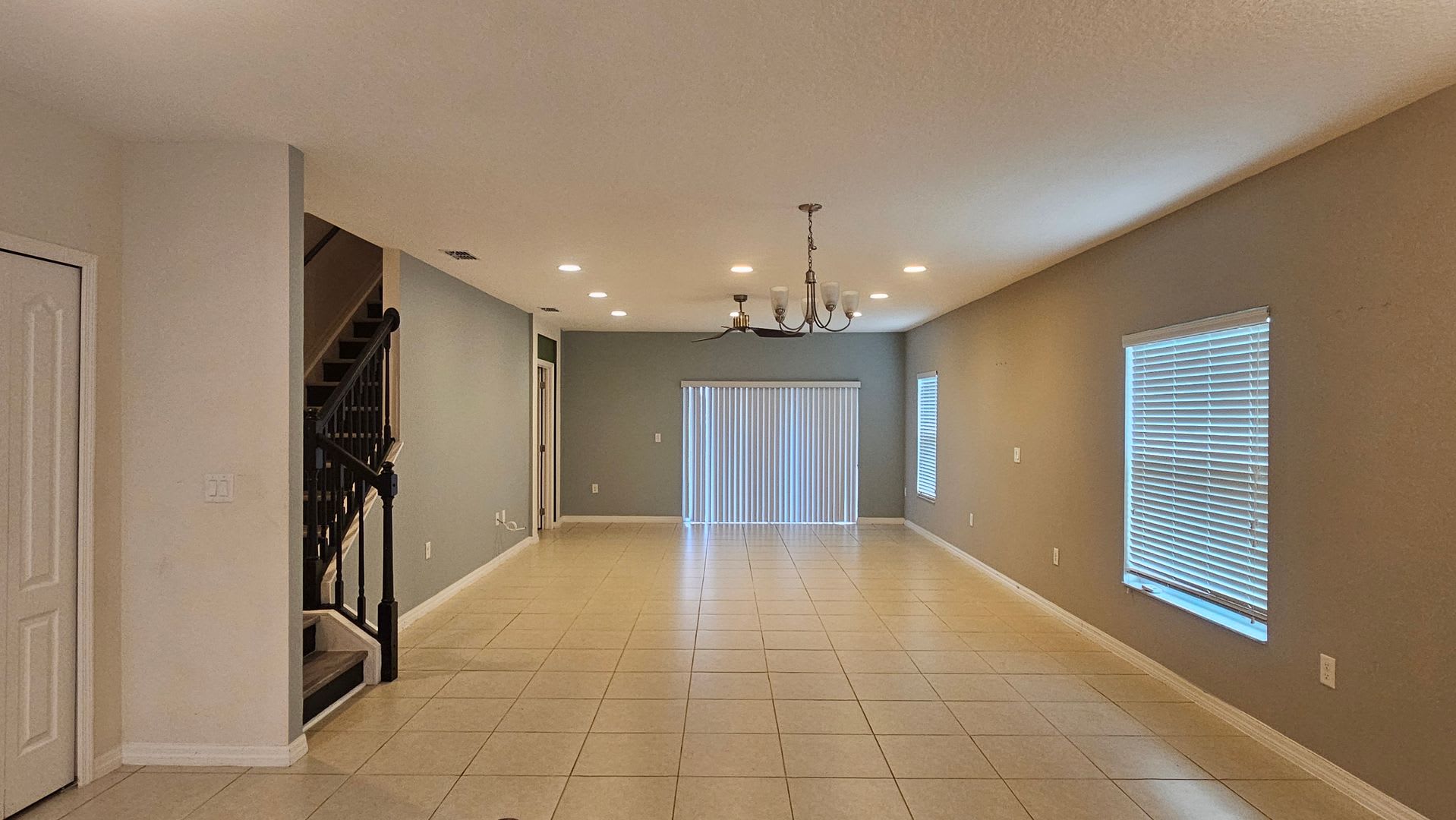 Beautiful Corner-Unit Townhome in a Gated Community! – photo 3