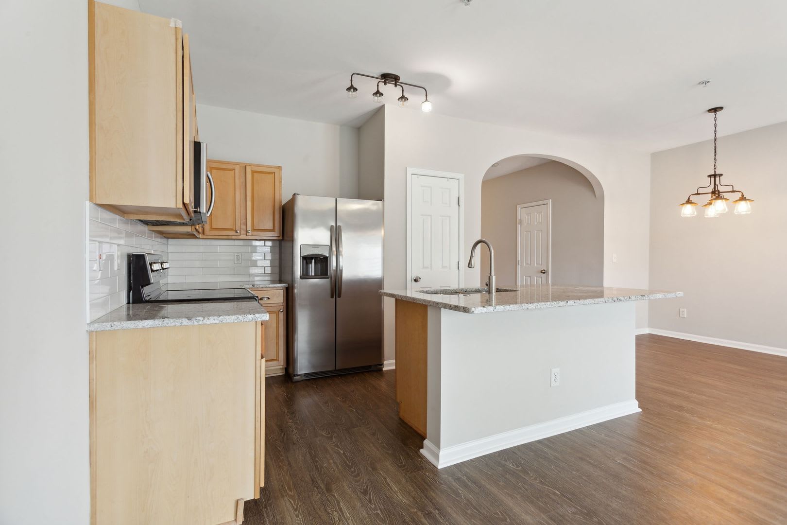 Azalea Circle Charmer – Walkable, Stylish & Move-In Ready – photo 5