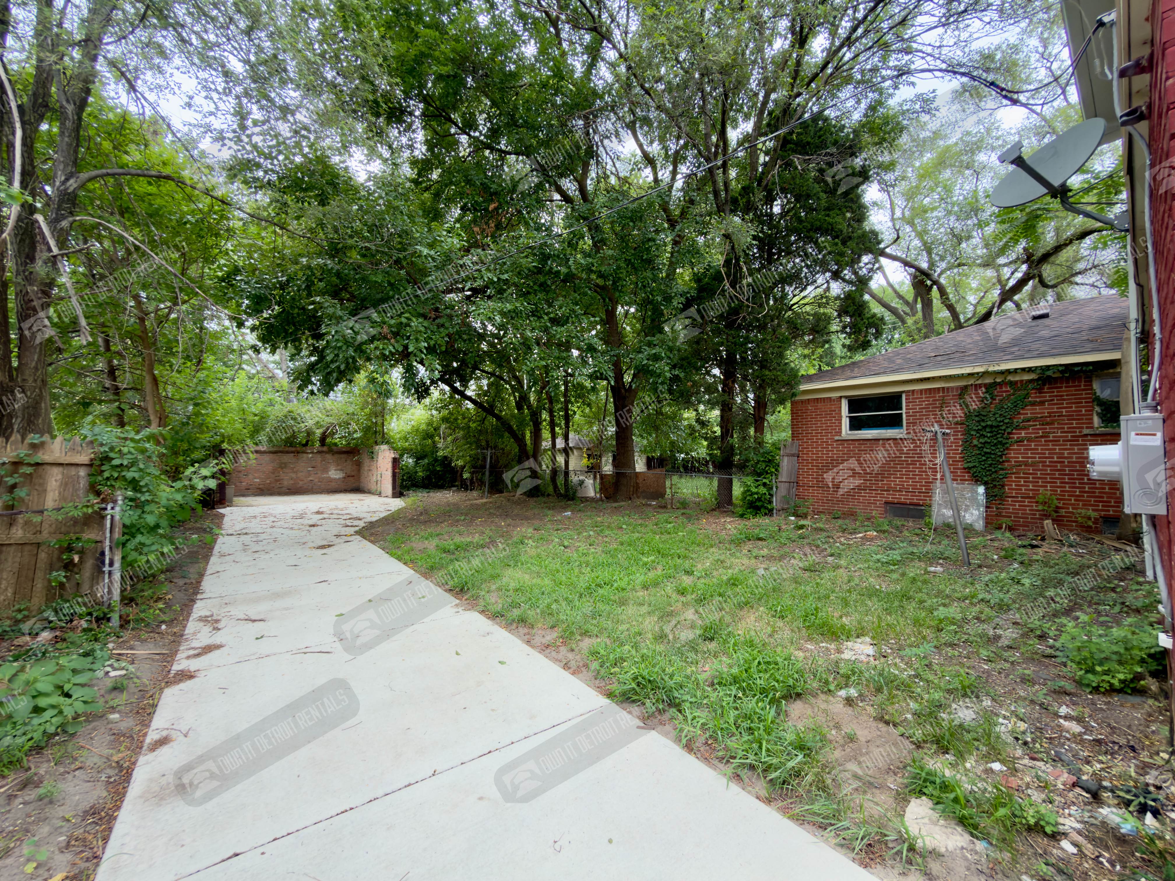 19263 Conley St – photo 2