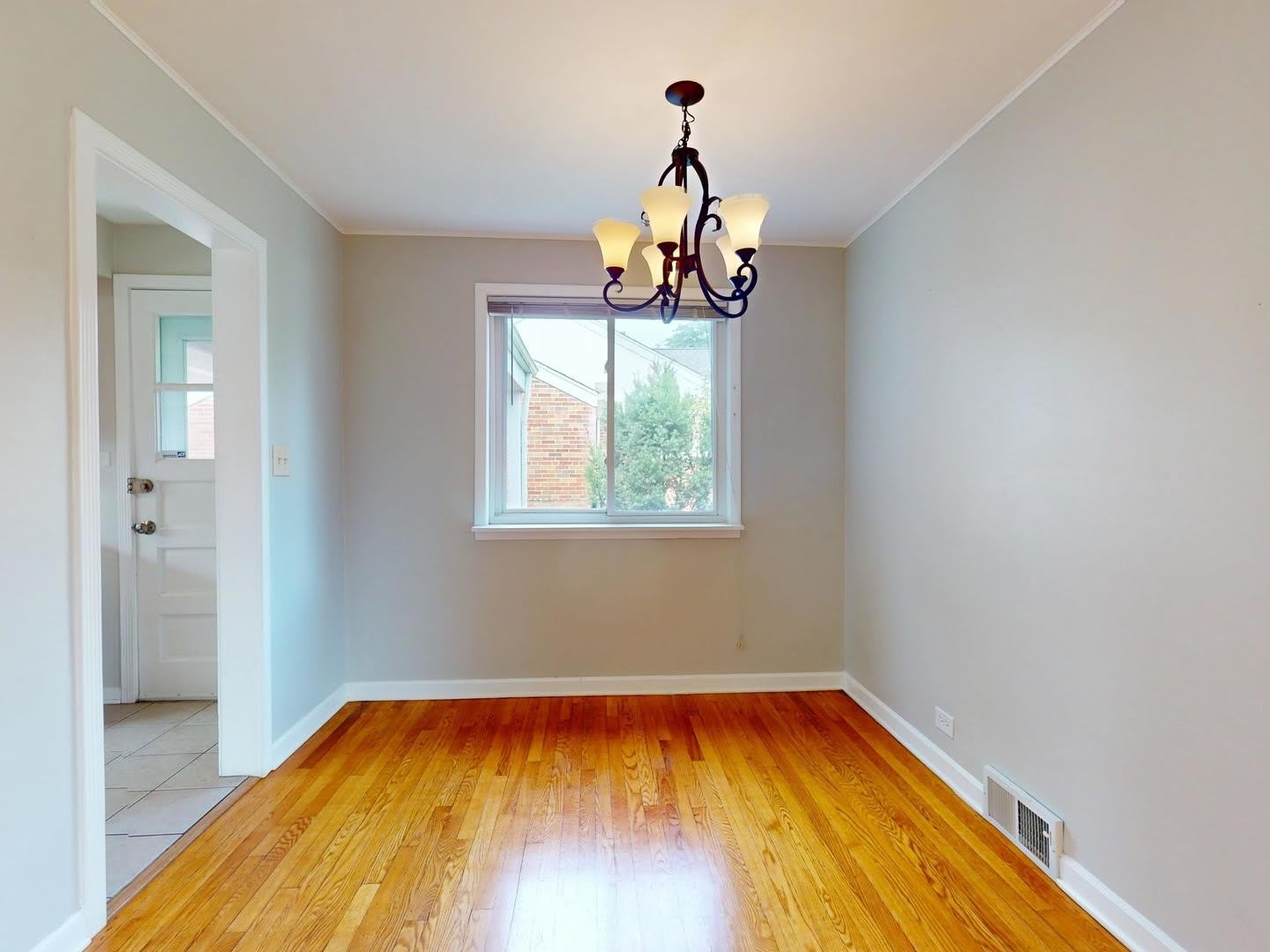 5221 Greenwood Street – photo 4