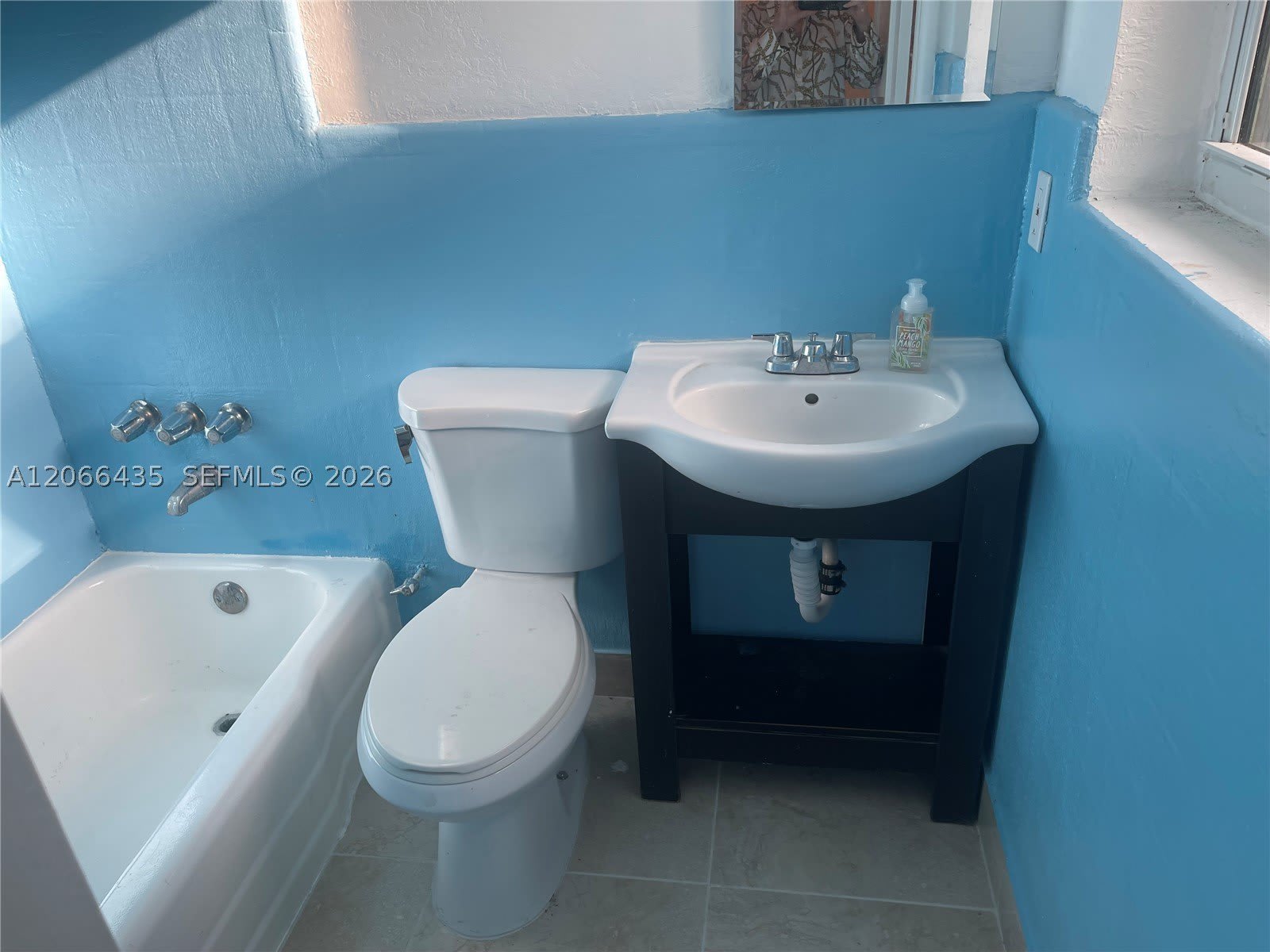 1400 N 16th Ave – photo 3