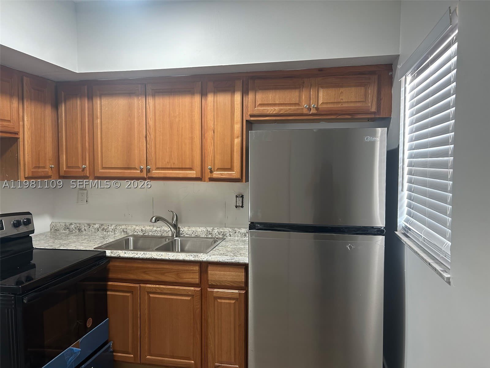 730 SW 4th St – photo 2