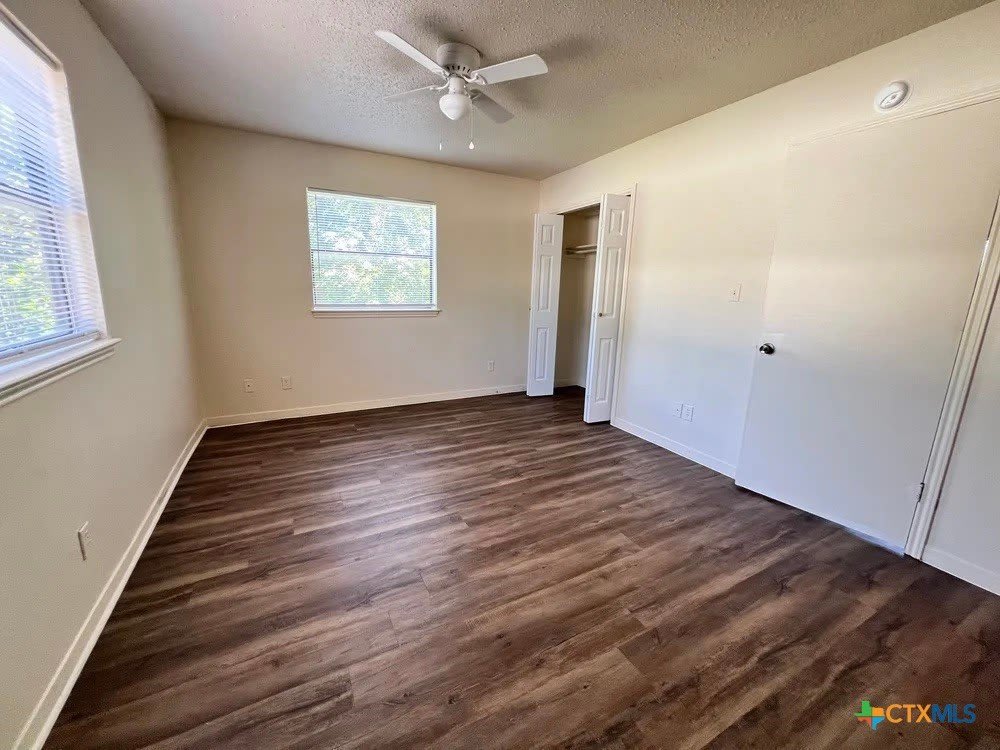 450 Burleson Street – photo 5