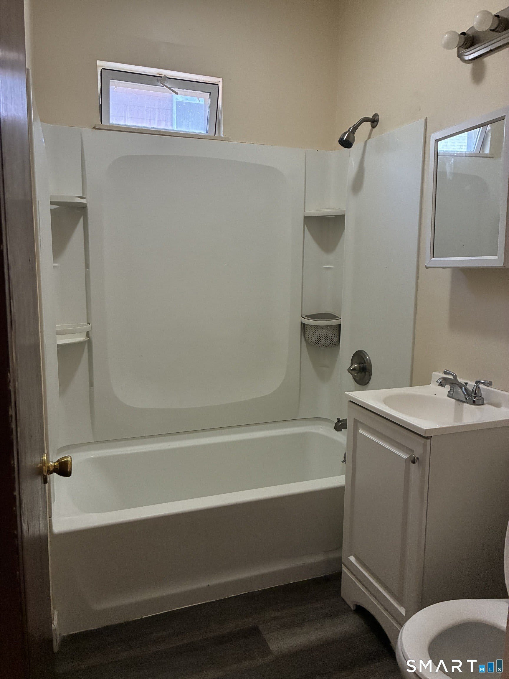427 429 Shelton Avenue – photo 4