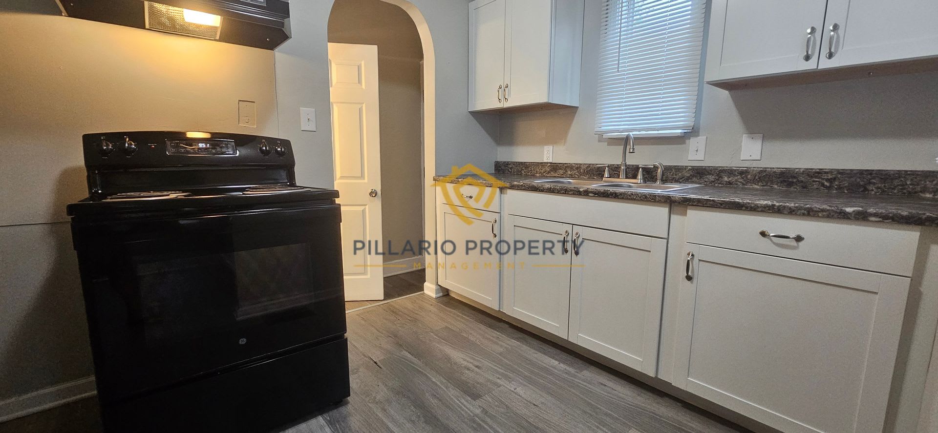 Charming and Updated 2-Bedroom with Detached Garage Available NOW! – photo 3