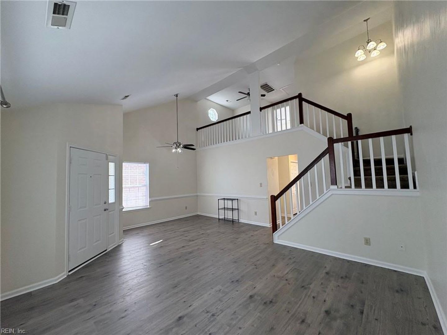 3 BR 2.5 BA Townhouse – photo 3