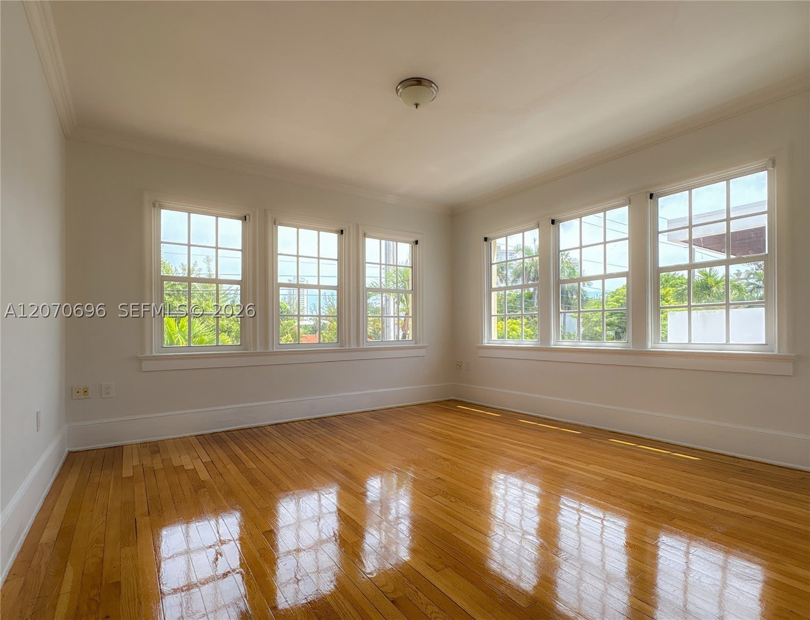 4342 Sheridan Ave – photo 1