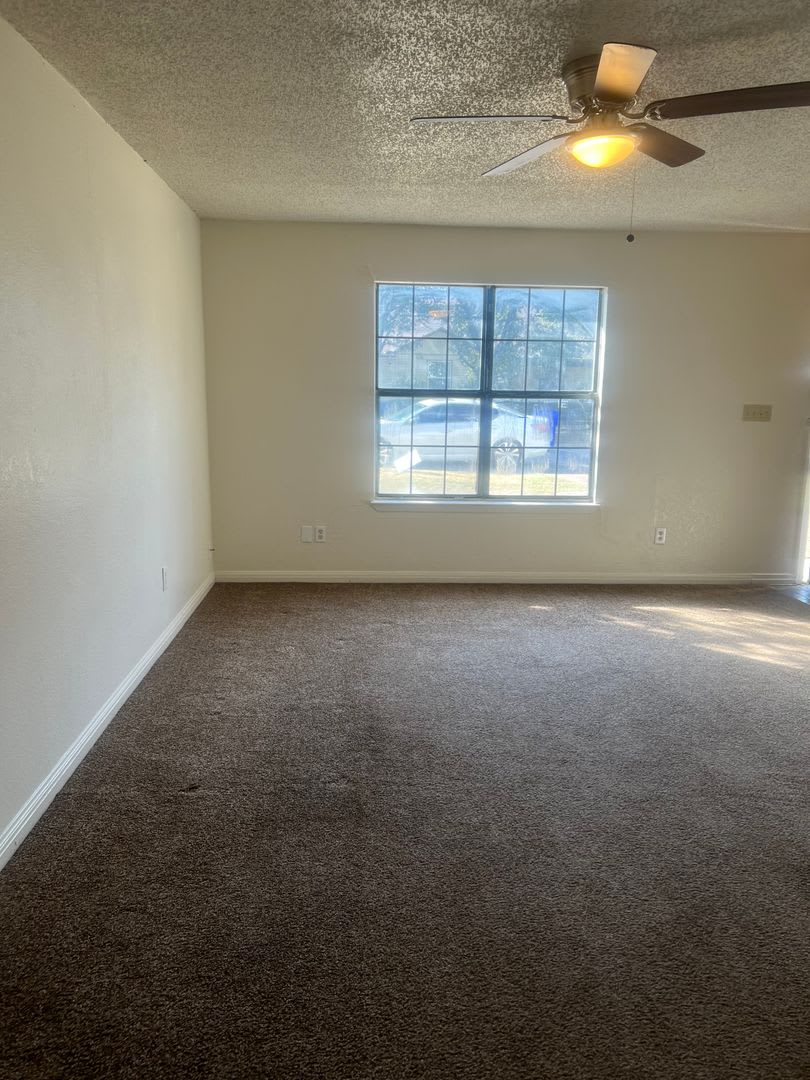 2 Bed/ 1.5 Bath Townhouse – photo 2