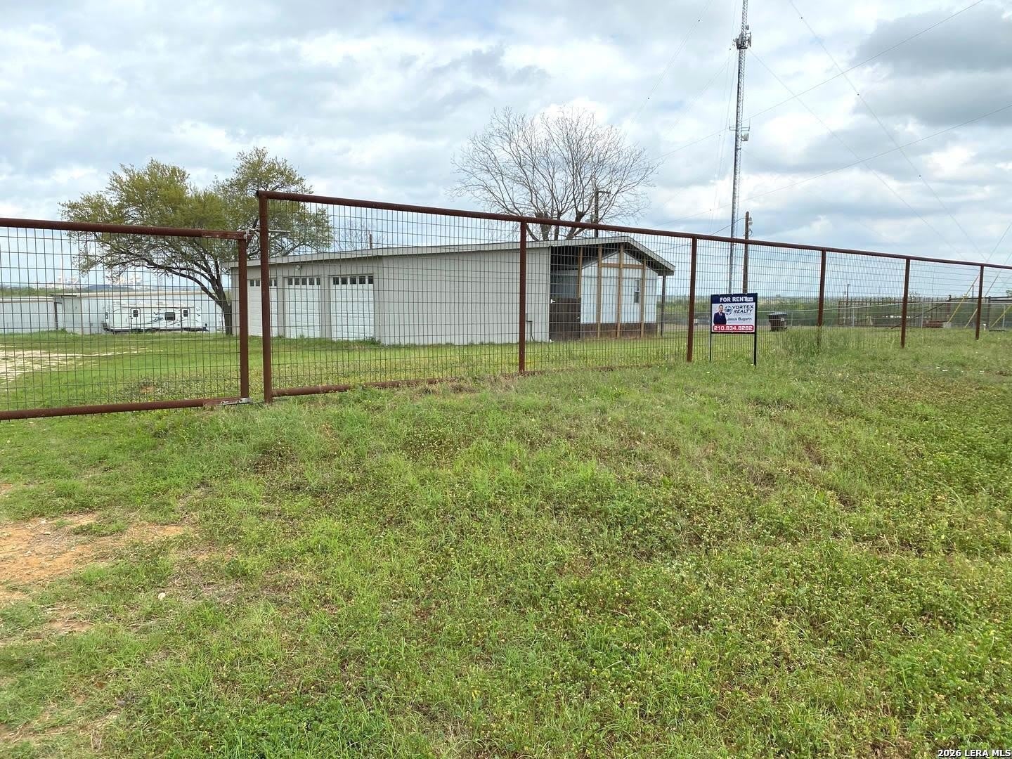 9075 Loop 1604 – photo 2