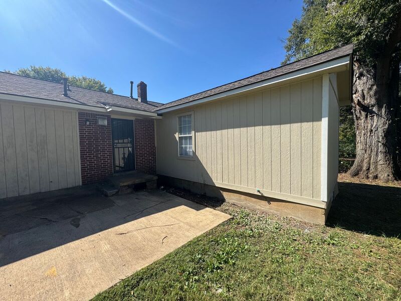 4628 Windward Dr – photo 2