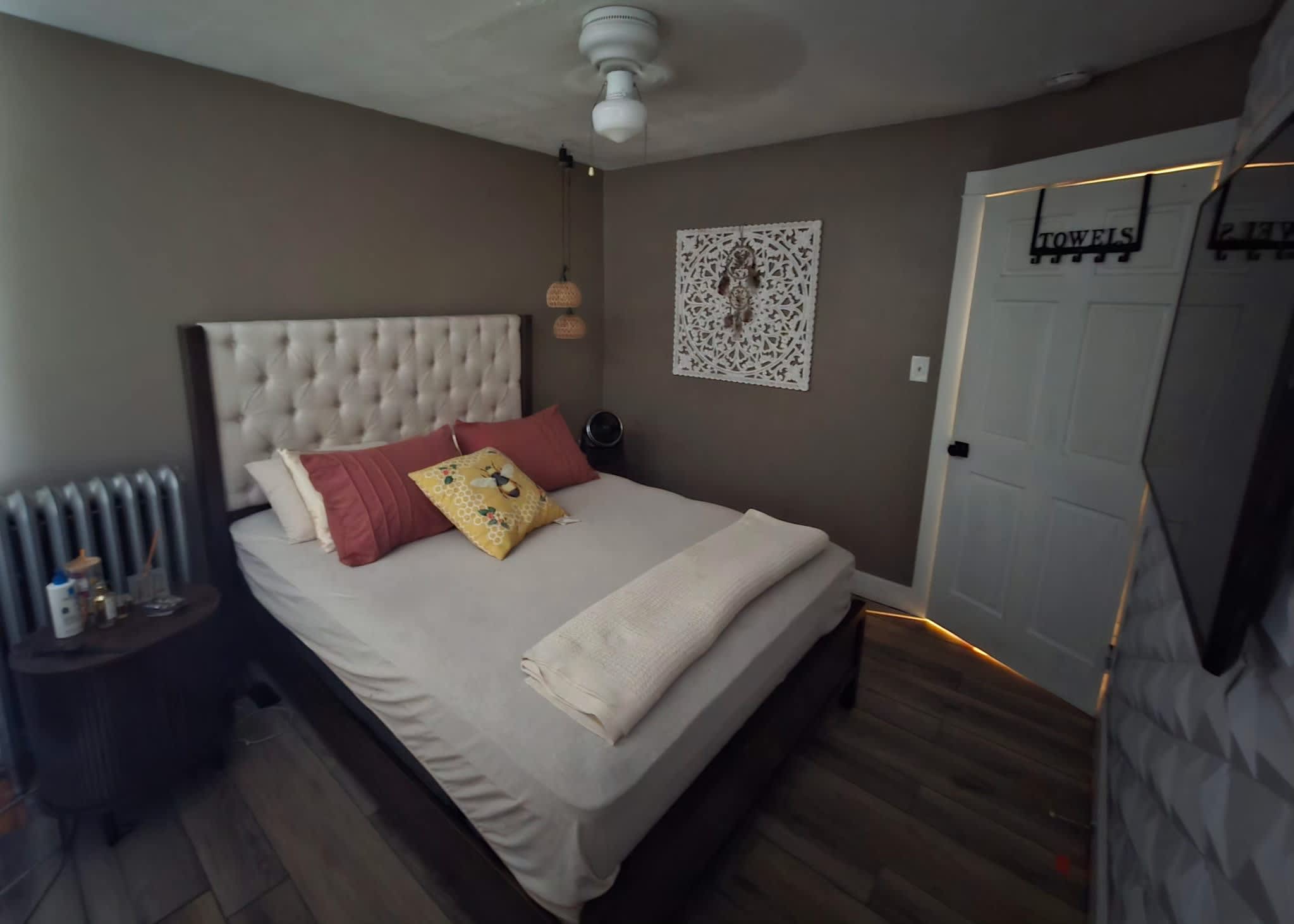 402 Douglass St – photo 4