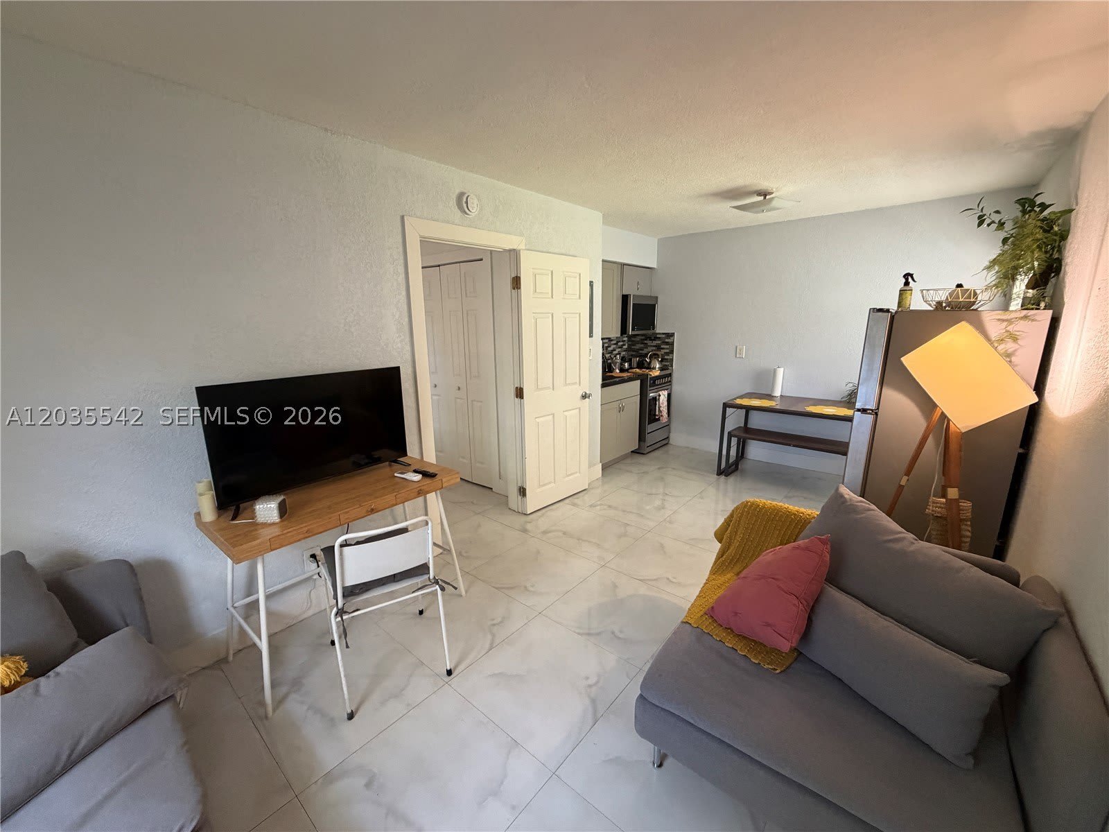 645 Ne 35Th St – photo 1