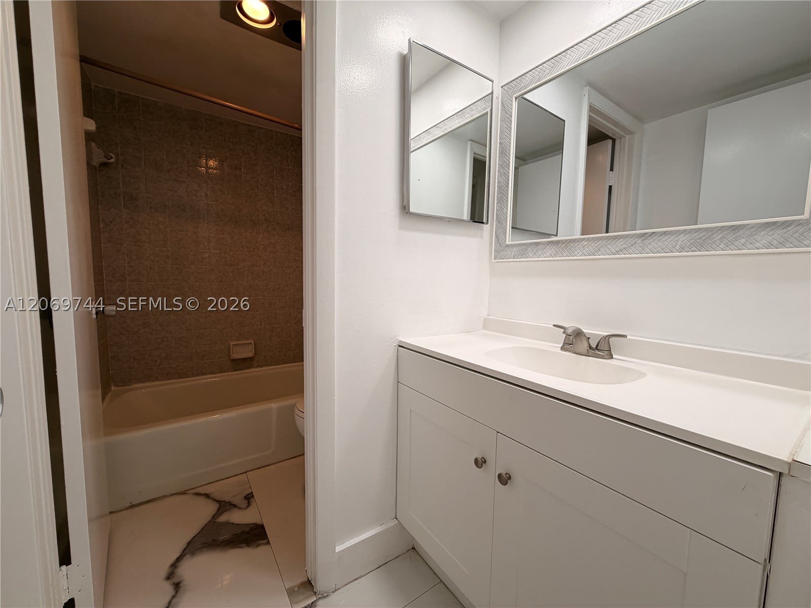 4004 SW 68th Ln – photo 5