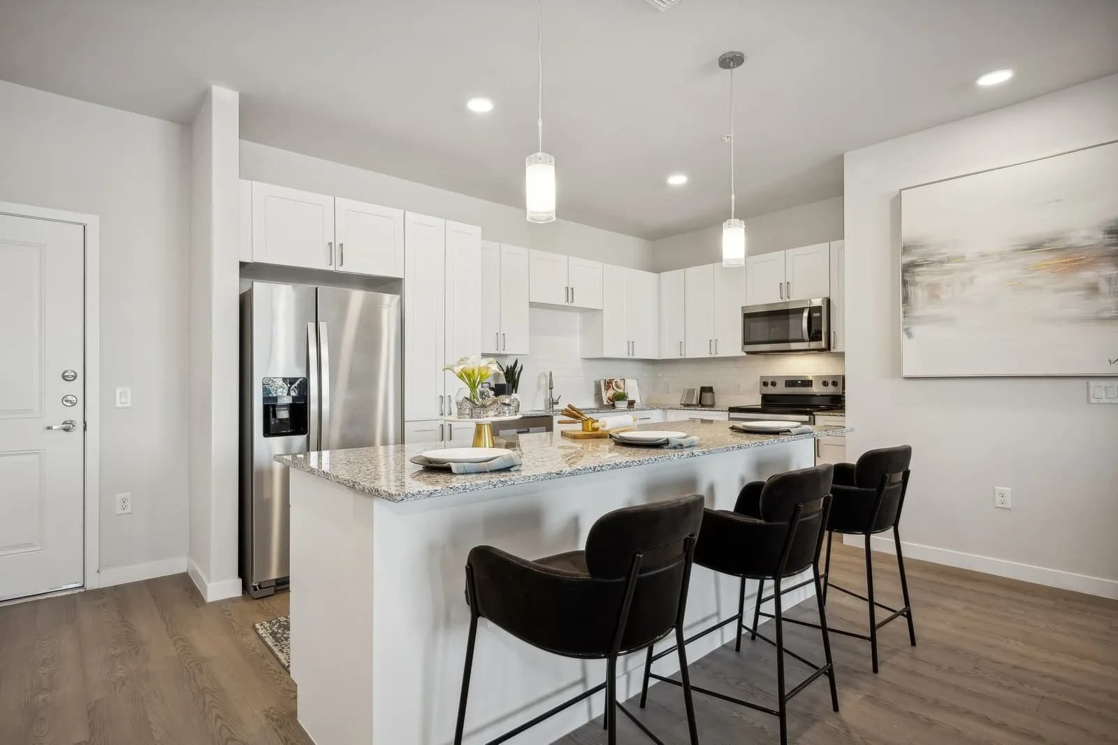 Longbow Luxury Apartments – photo 4