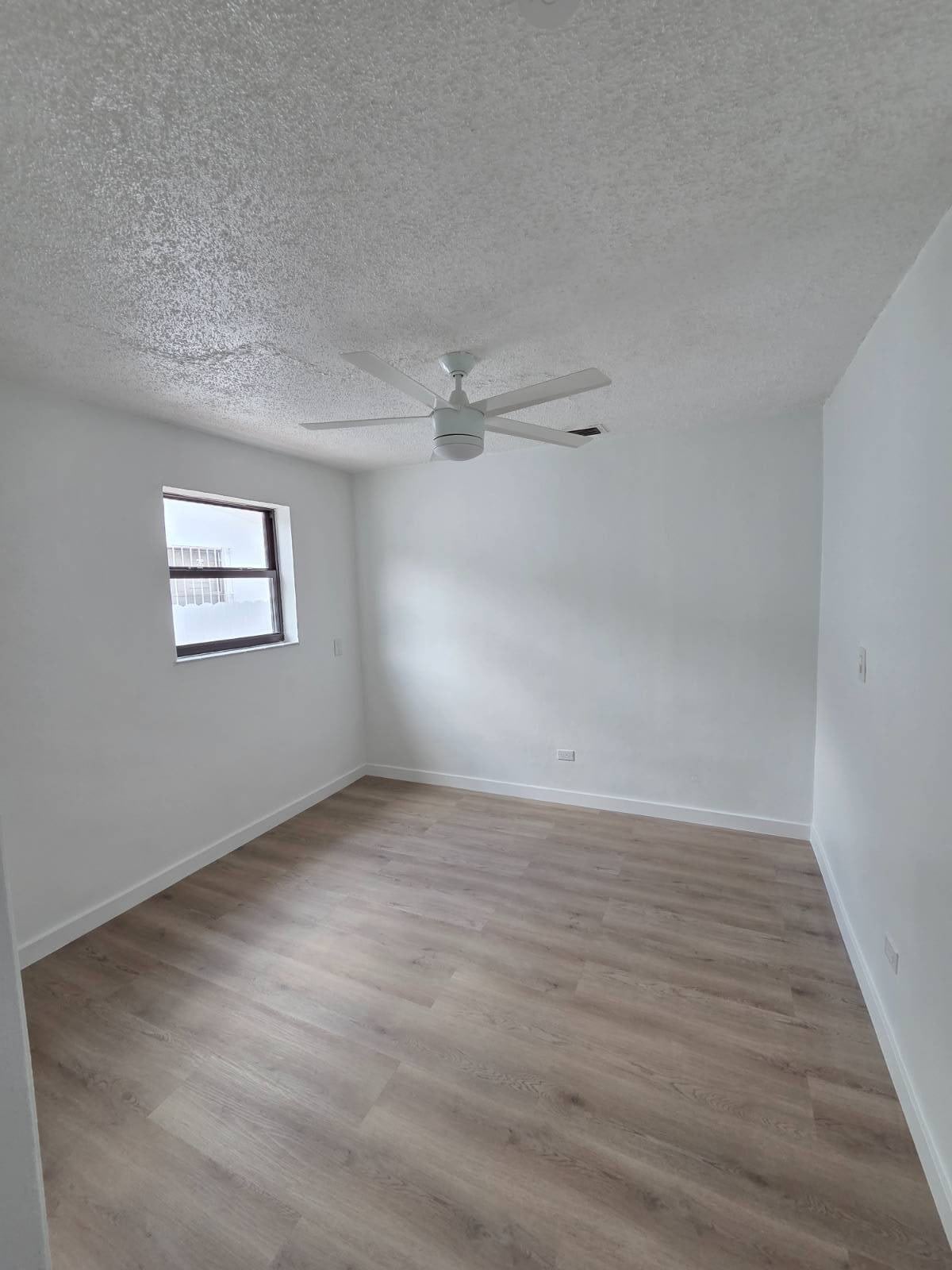141 West 31st ST – photo 2