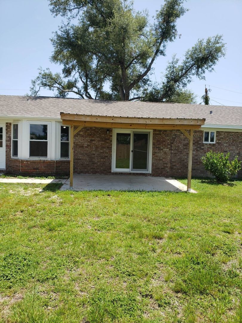Charming 3Bed 2Bath Brick Home W Bonus Office Space Upgraded Comfort Near Martin Lake 1 2 Off Security Deposit For A D Military – photo 2