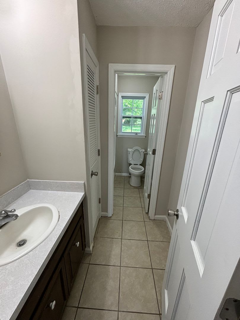 For Rent: Spacious 4-Bedroom Home at 985 Pineland Avenue, Hinesville, GA 31313 – photo 3