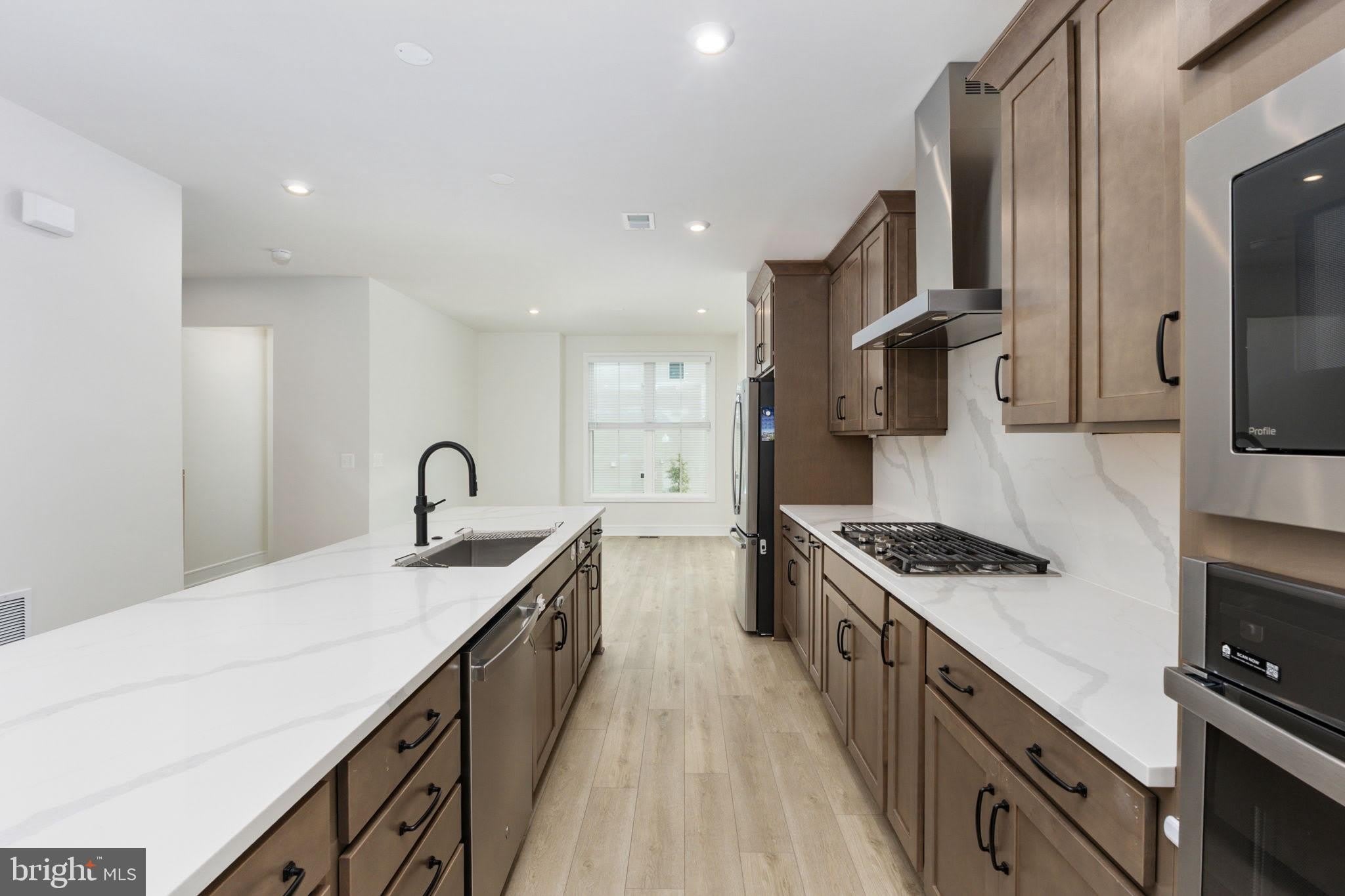 42086 PICASSO Square – photo 4