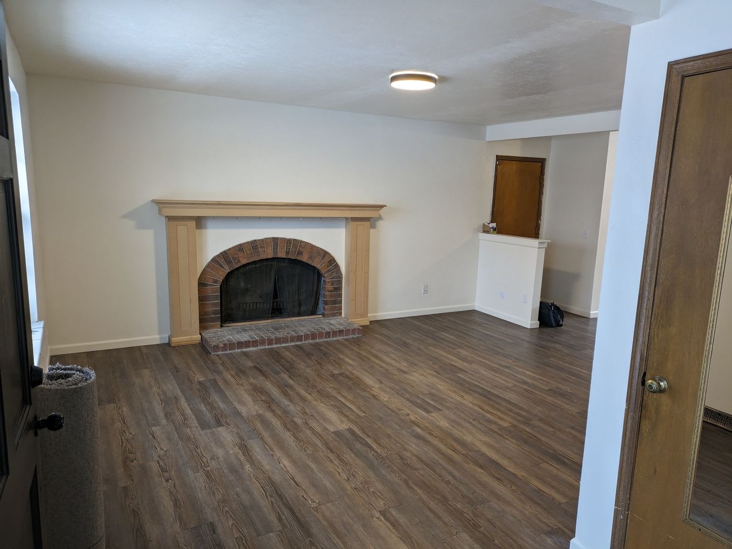 HUGE 4B/3b house on .4 acre lot. 3300sqft with oversize 2 car garage. – photo 3