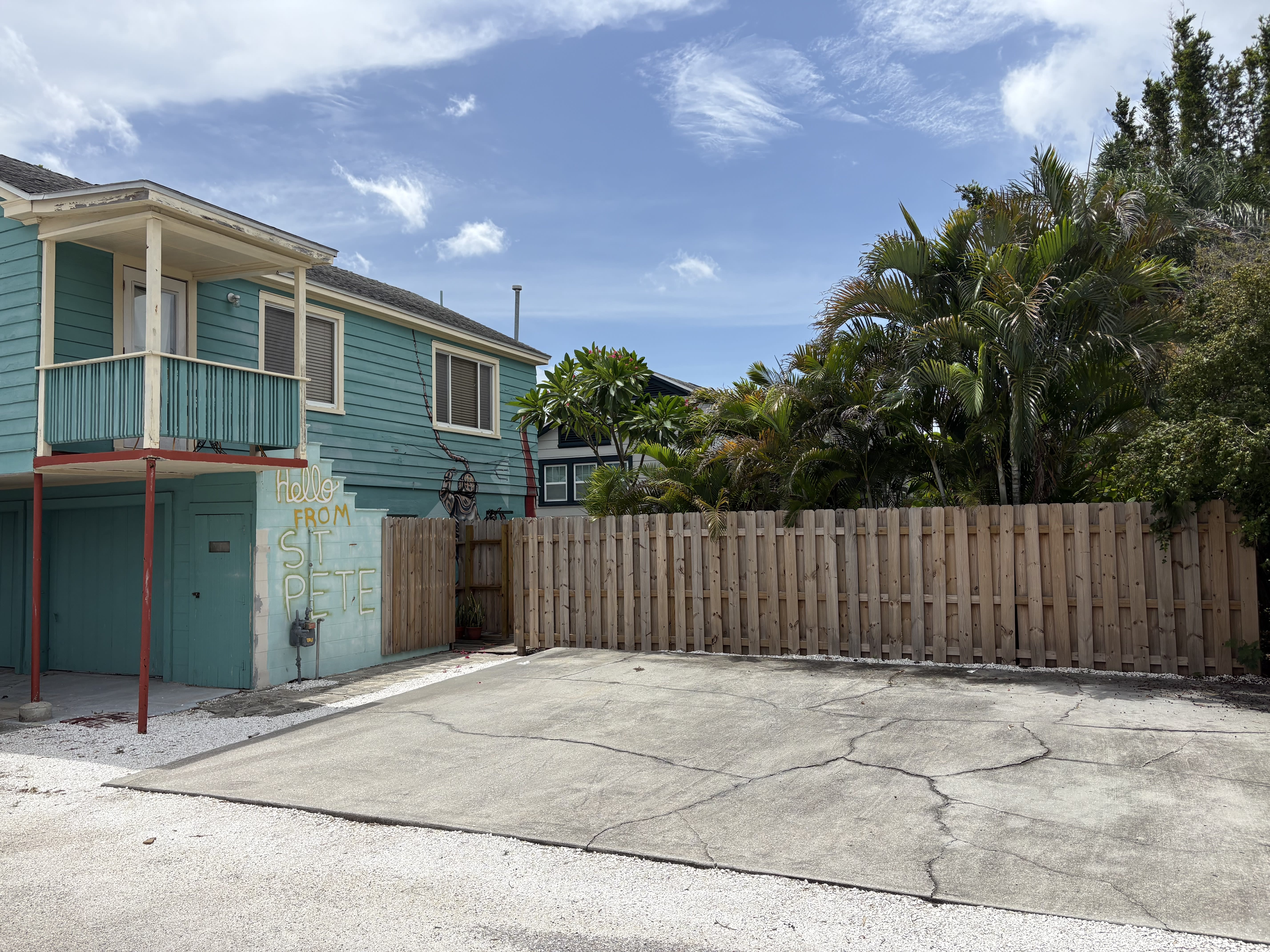 2635 Dartmouth Avenue North – photo 1