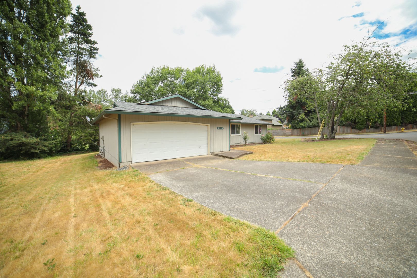 Three Bedroom Ranch in Can't Beat West Linn Location – photo 2