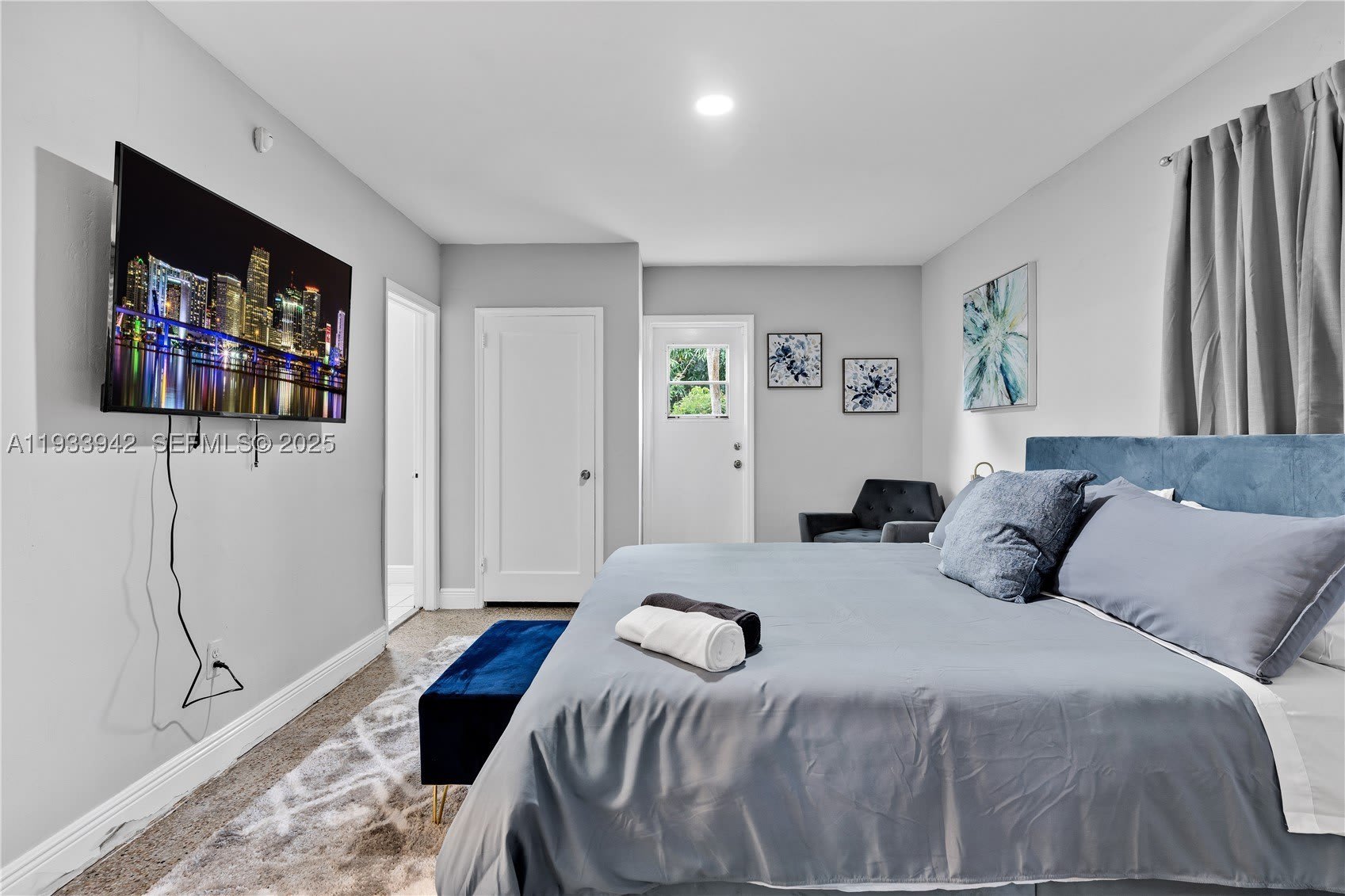 427 NE 107th St – photo 2
