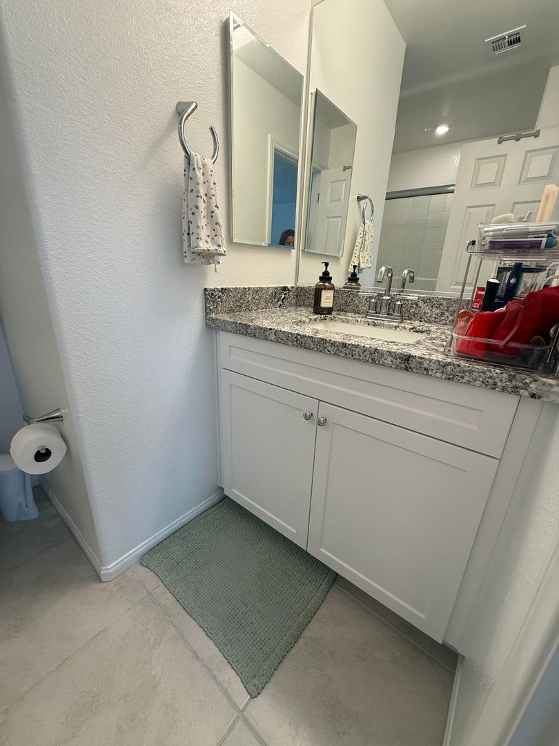 Exceptional Two Level 3 Bedroom Furnished Or Non Furnished Rental – photo 5