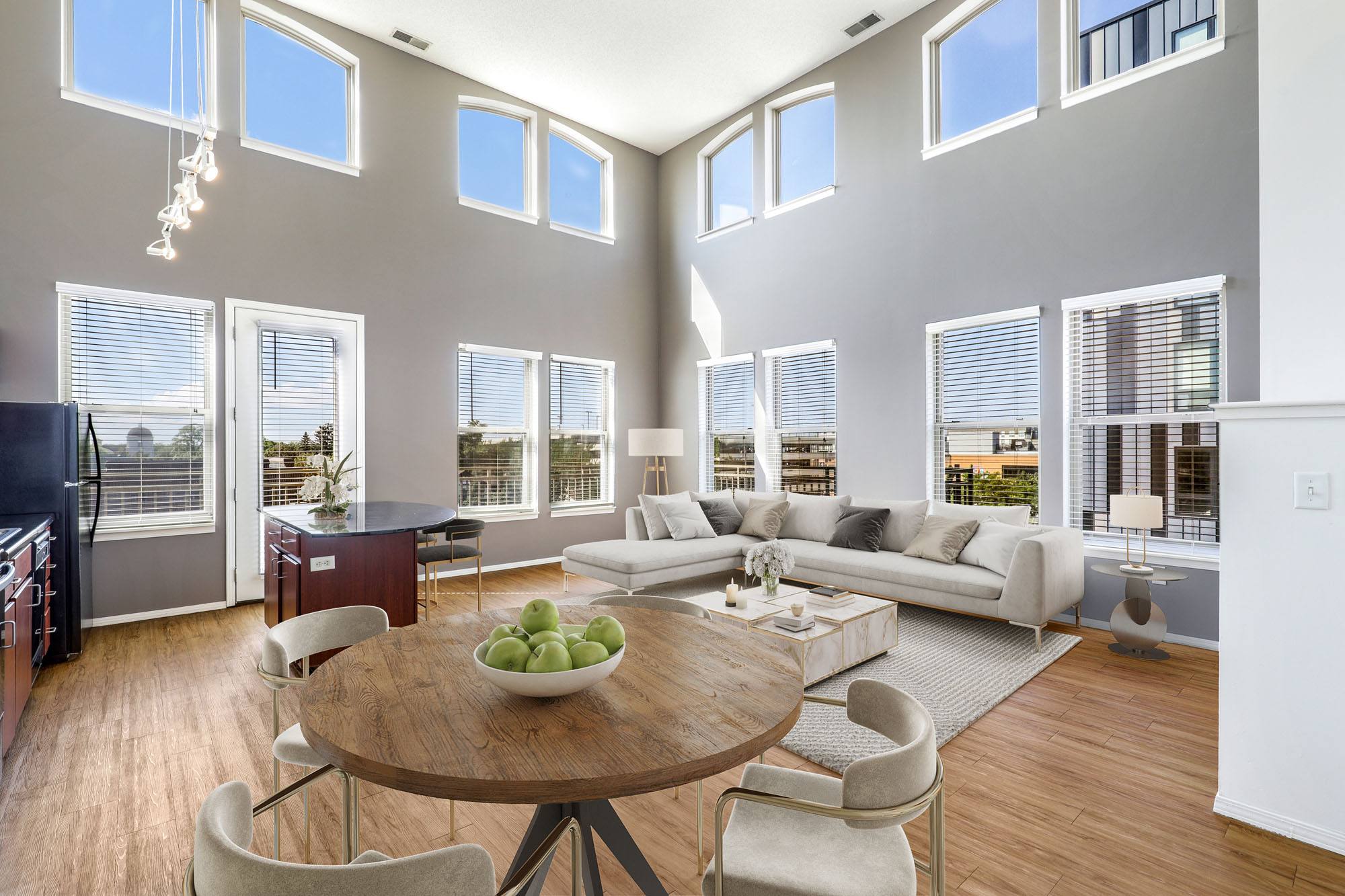 Uptown Lake Apartments – photo 1