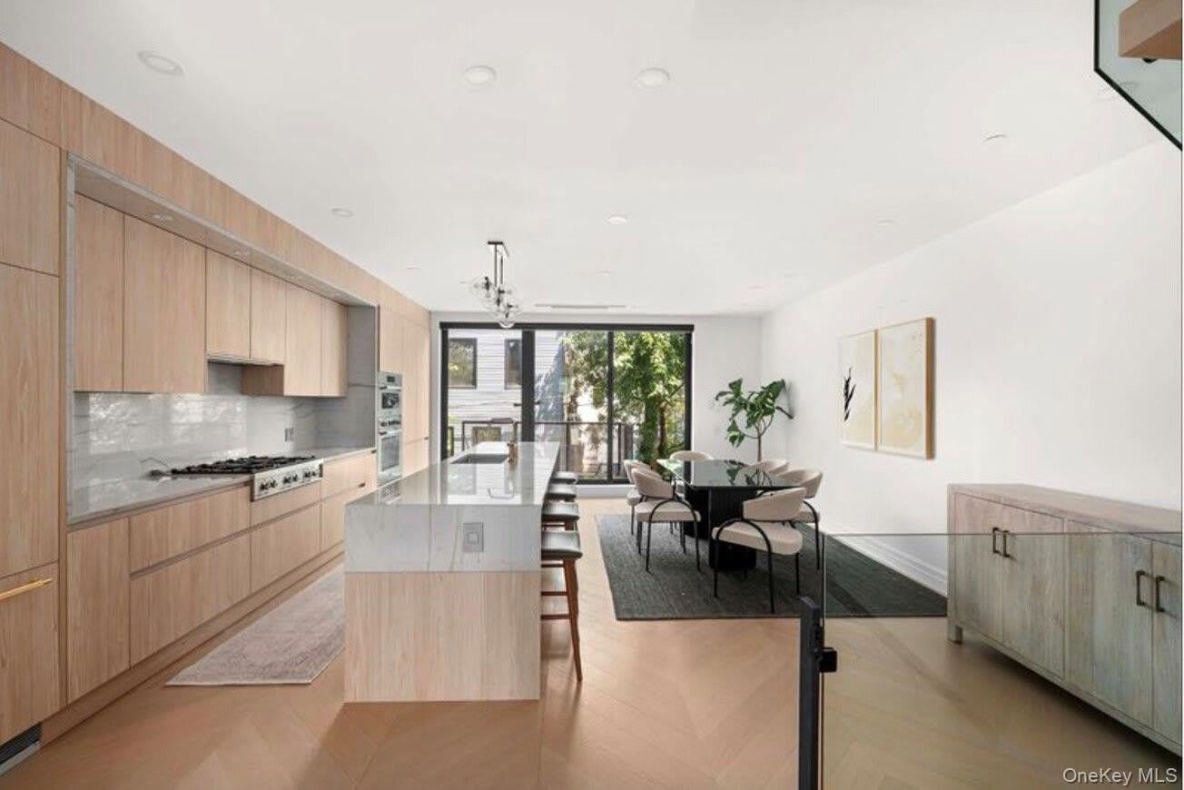 98 COFFEY Street – photo 1