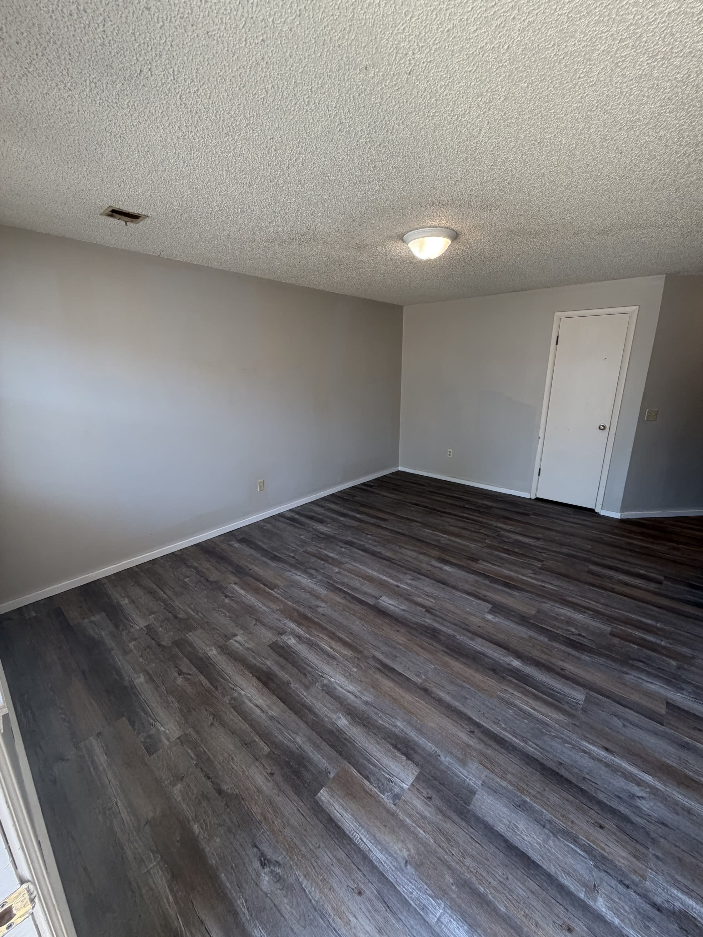 1124 South Glenn Street – photo 2