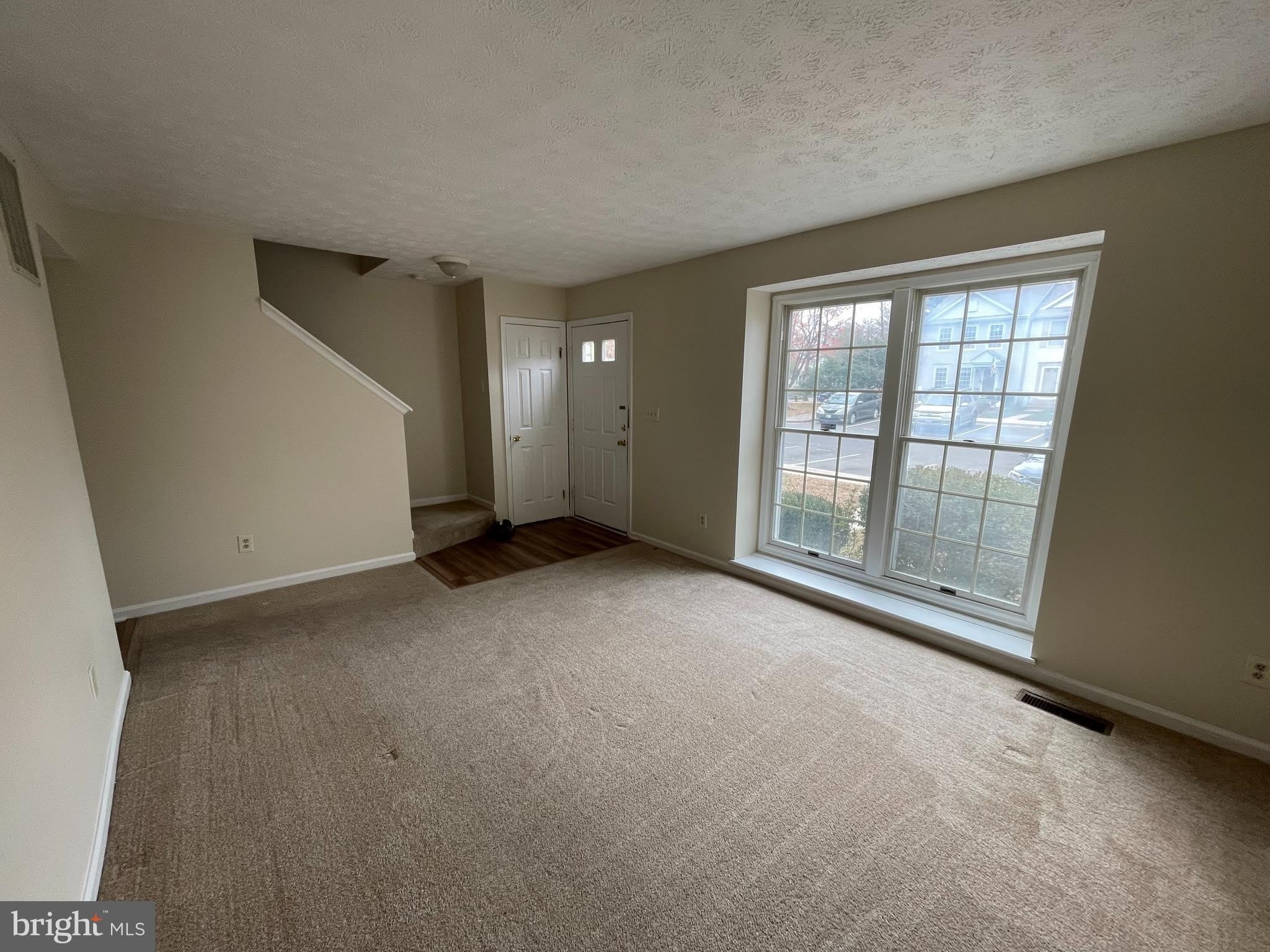 2134 COMMISSARY Circle – photo 2