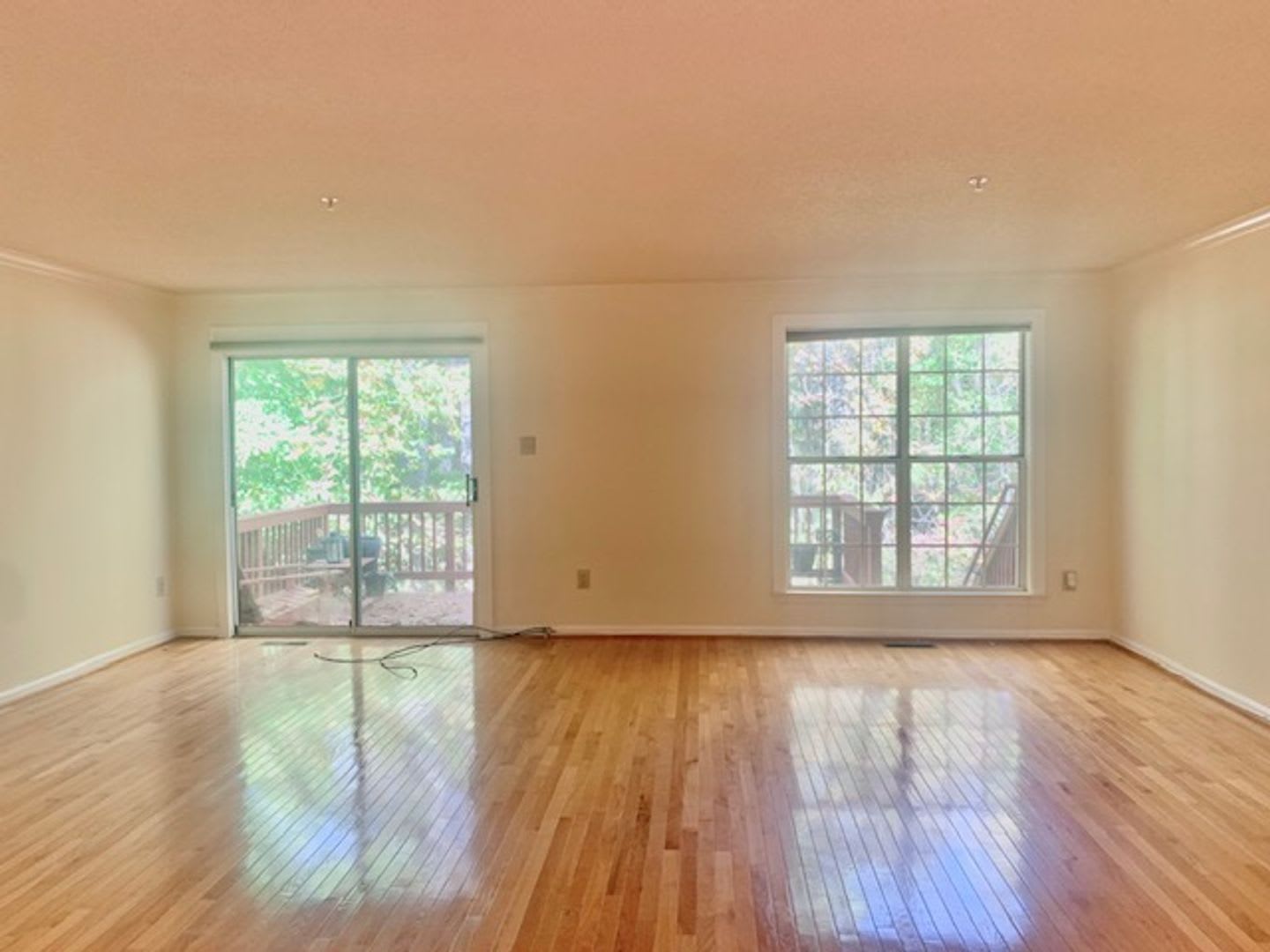 Spacious and bight 3 BR 3.5 BA beauty – photo 5