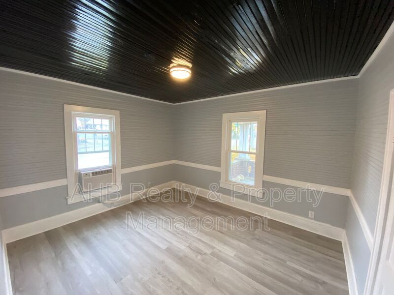 426 S. Beaumont Ave-B – photo 5